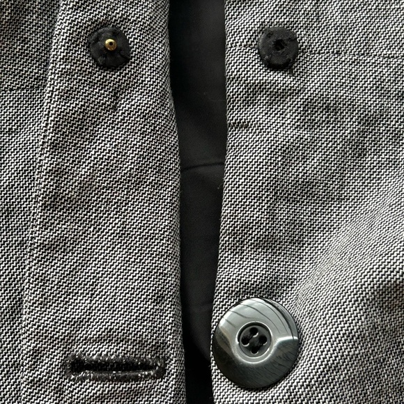 𝅺Calvin Klein Grey Women’s Blazer • Used • Size: 8​ - Picture 7 of 7